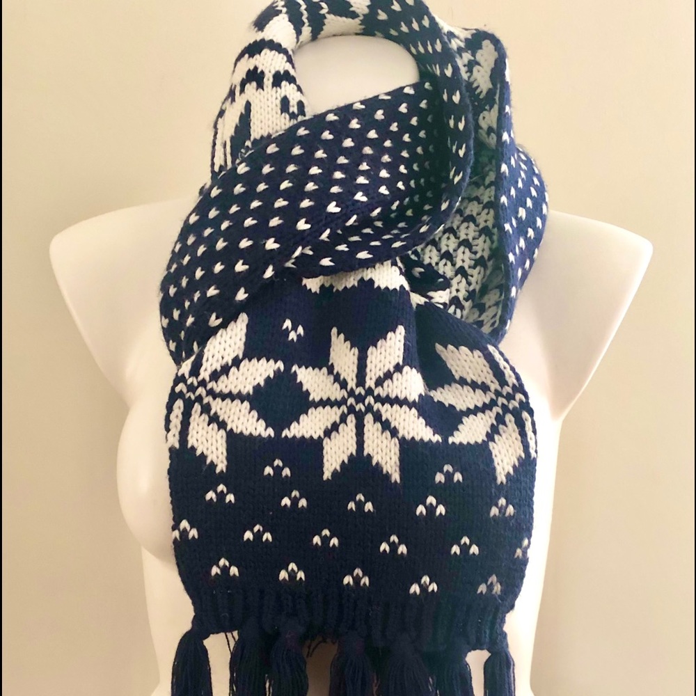 Winter Cold Weather Snowflake Print Scarf
